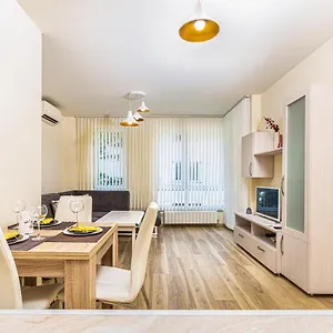 Daire Stylish 2bd With A Cozy Terrace By Flat Mаnager